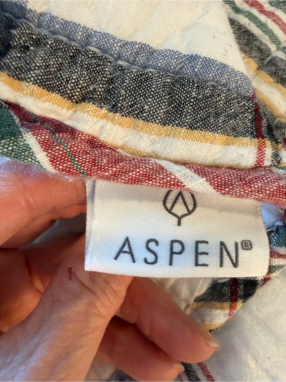 Reversible Plaid Quilt 100% Cotton - White, Red, Navy and Green Plaid - Picture 3 of 4